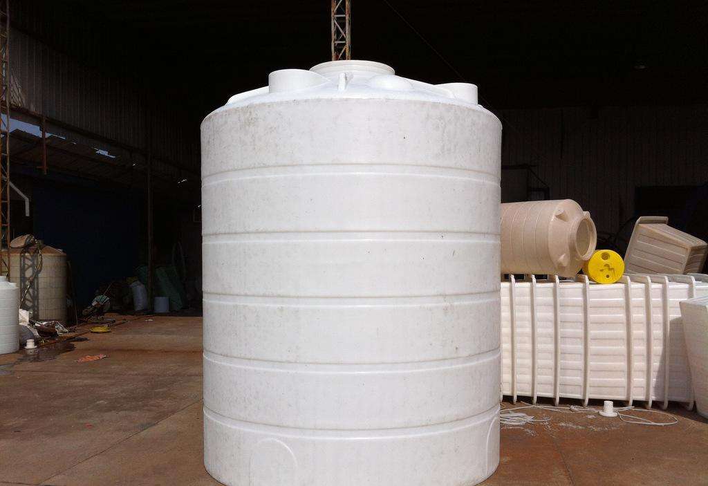 PE儲罐卸料前的注意事項 PE儲罐卸料前的注意事項