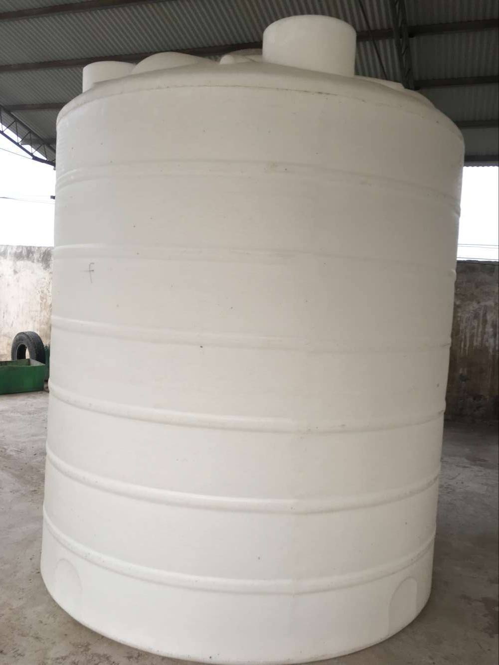 常用的PE化工儲罐有三大分類: 常用的PE化工儲罐有三大分類: